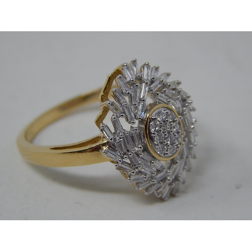 255 - 18ct Yellow Gold Ring Set with 1.00ct of Baguette Cut & Central Brilliant Cut Diamonds: Ring Size N ... 