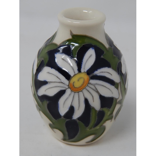 346 - MOORCROFT: Floral Months of The Year - April Daisy Miniature: Fully Stamped to Base & Shape 32/2: Me... 