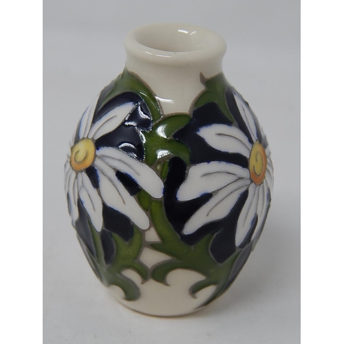 346 - MOORCROFT: Floral Months of The Year - April Daisy Miniature: Fully Stamped to Base & Shape 32/2: Me... 