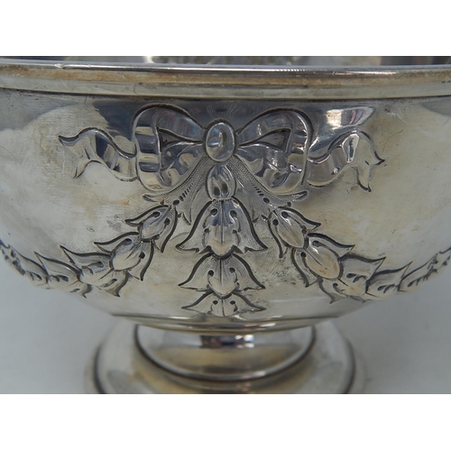 100 - Large Antique Silver Bowl: Hallmarked Birmingham 1910 by Edward Souter Barnsley: Measures 20.5cm dia... 