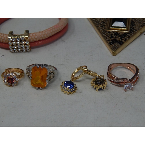 172 - Costume Jewellery to Include Rings, Earrings, Bracelets etc