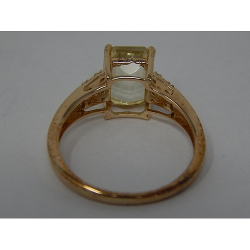 188 - 9ct Gold Ring Inset with a Central Kunzite Estimated at 3.00cts & Zircon Set Shoulders: Ring Size P/... 