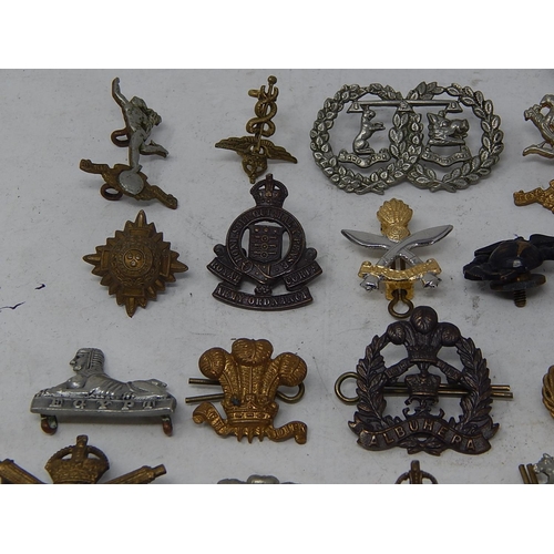 322 - Collection of Assorted Vintage MILITARY Collar Badges Inc Tank Regiment, Irish. 318707