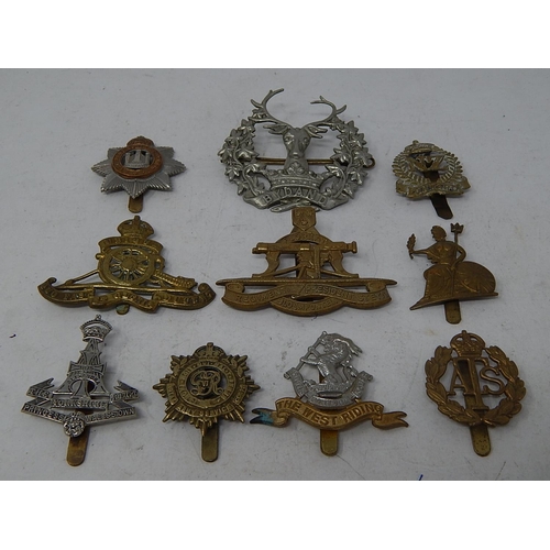 330 - 10 x Assorted Vintage MILITARY Cap Badges Inc WW1, WW2, New Zealand, Scottish. 644701