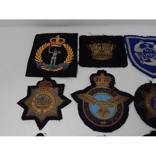 335 - 19 x Assorted Vintage MILITARY & NAVY Blazer Badges Inc R.A.F, Airborne Etc. 988587