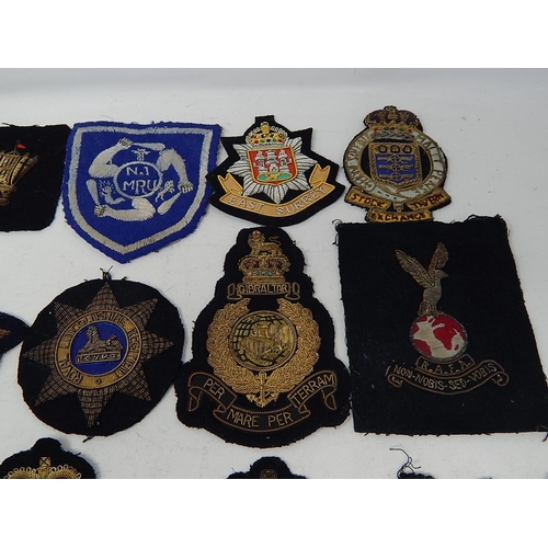 335 - 19 x Assorted Vintage MILITARY & NAVY Blazer Badges Inc R.A.F, Airborne Etc. 988587