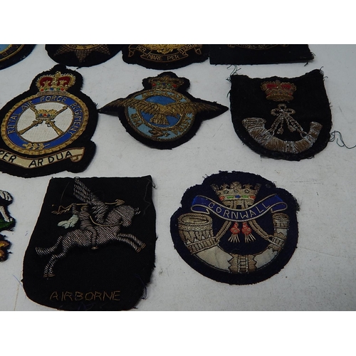 335 - 19 x Assorted Vintage MILITARY & NAVY Blazer Badges Inc R.A.F, Airborne Etc. 988587