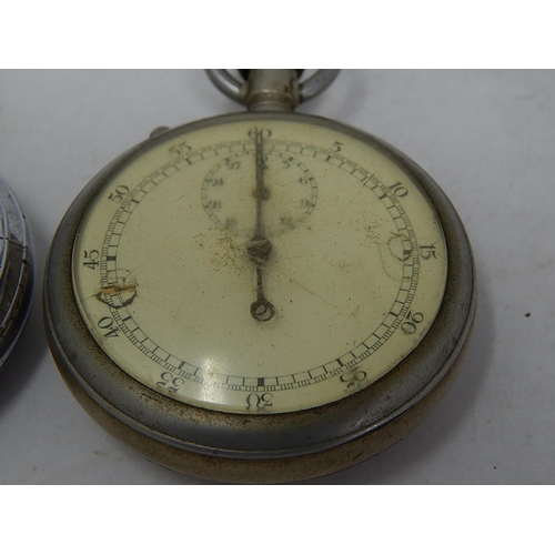 367 - 2 x Vintage Gents Military Issued WW2 Period Sixty Second STOPWATCHES Hand-Wind. 267985