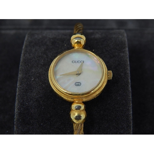 389 - Ladies GUCCI 2700L Gold Tone MOP Dial WRISTWATCH Quartz In Original Box. 209392