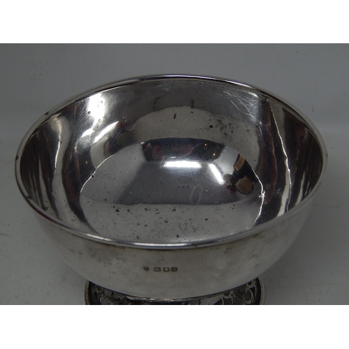 129 - Silver Bowl Hallmarked London 1916: Measures 12.5cm diameter x 8cm high: Weight 114g