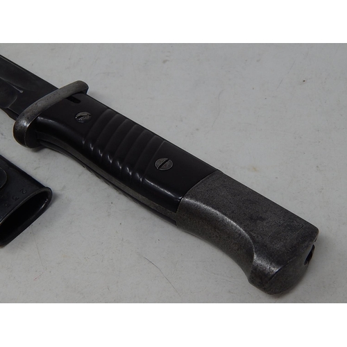 500 - WWII: German K98 Bayonet & Scabbard 1940 with Bakelite Grip: Matching Numbers: Measures 40.5cm