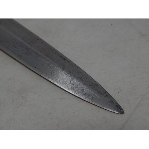 501 - WWII: British Fighting Knife by 