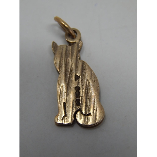 202 - 9ct Gold cat charm. 143047