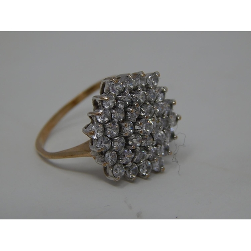 229 - 9ct gold gemstone cluster ring. 774308