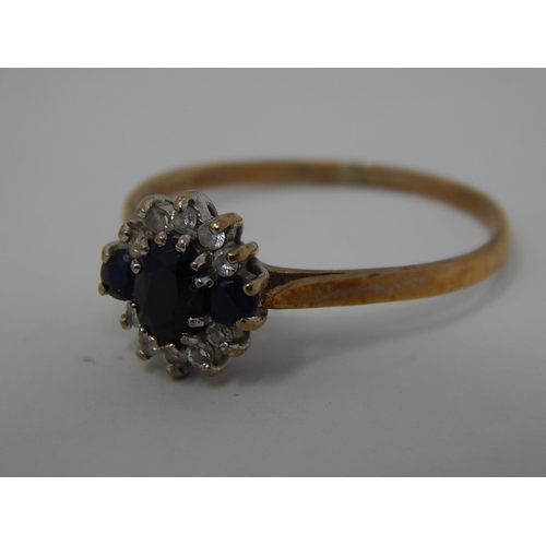 289 - 9ct gold gemstone set cluster ring. 869352