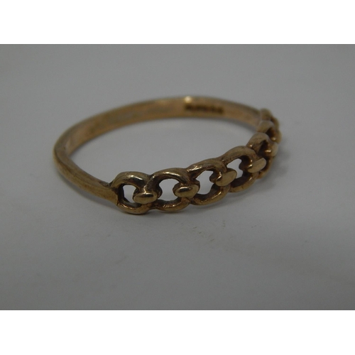 290 - 9ct gold keeper ring. 784783