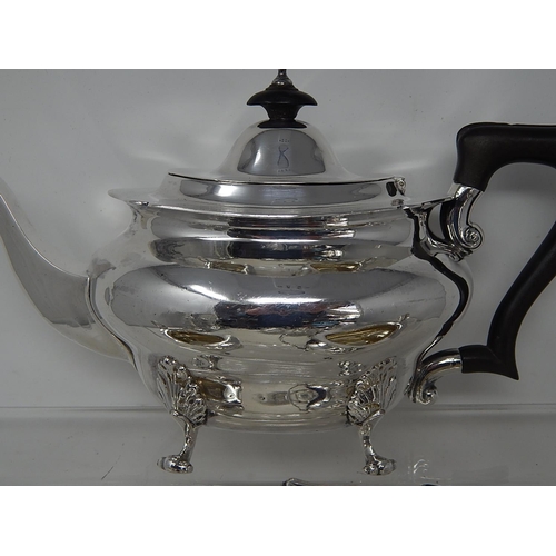 40 - George V silver 3 piece tea service, Sheffield 1911, John Round - 27.4 oz