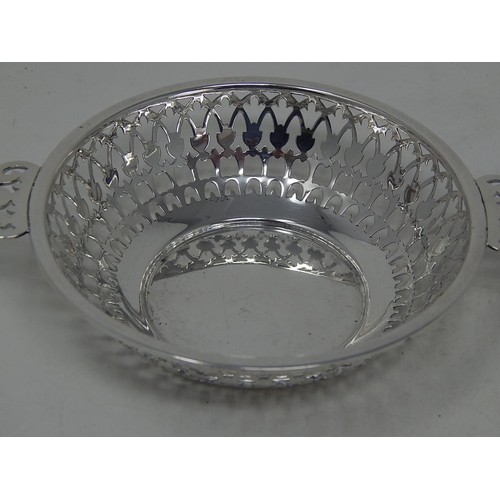 80 - George V silver nut dish, Birmingham 1923, Synyer & Beddoes