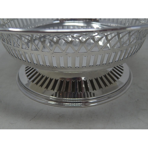 85 - Edward VII silver fruit bowl, Birmingham 1910, J B Chatterley & Son, 8.2oz