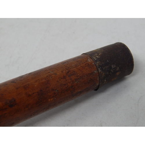 513 - Antique Gentleman's Walking Cane Concealing Within It's Screw Top a Cigarette Holder: Measures 91cm