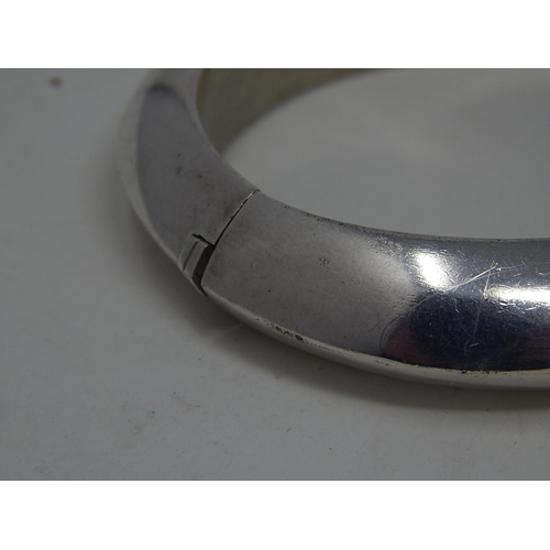 99E - Stylish Modernist Sterling Silver Bangle. Weight 59g