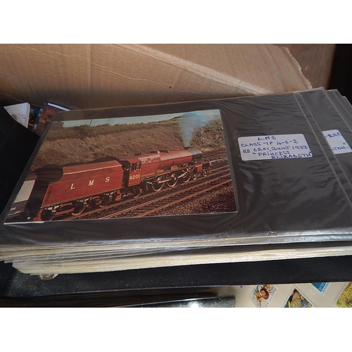 20V - Cardboard packing case full of postcards, postal history, Australian stamps on vintage album sheets,... 