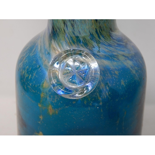 551 - Malta Glass Vase: Measuring 22cm high