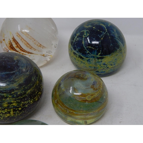 558 - Collection of 8 Glass Paperweights including Isle of Wight