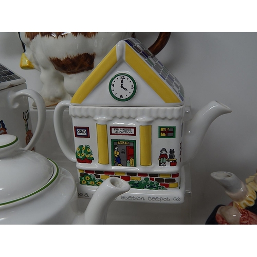 564 - Collection of Novelty Tea Pots Including Examples by Wade (9)