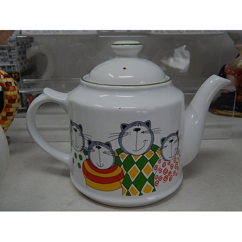 564 - Collection of Novelty Tea Pots Including Examples by Wade (9)