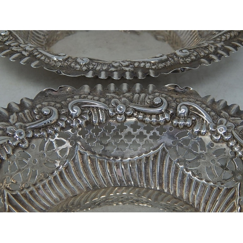 39L - Pair of Large Victorian Silver Bon Bon Dishes: Hallmarked Birmingham 1899 by Mappin Bros: Each Measu... 