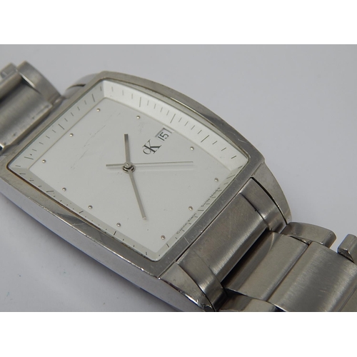 28 - Gentleman's Calvin Klein Wristwatch with Date Aperture: Working When Catalogued.