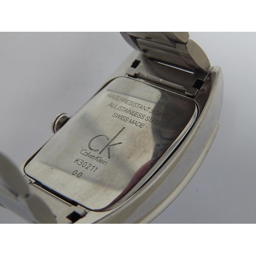 28 - Gentleman's Calvin Klein Wristwatch with Date Aperture: Working When Catalogued.