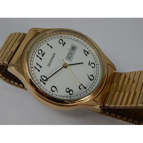 30 - Gentleman's Sekonda Wristwatch with Day/Date Apertures: Working When Catalogued.