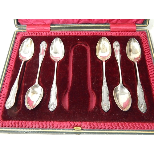 70 - Set of 6 Silver Spoons in Fitted Case: Hallmarked Sheffield 1903 by Henry Hobson & Sons.