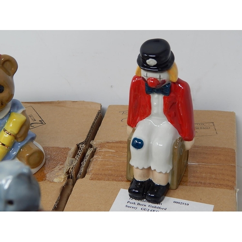 617 - Wade: Figures in Original Boxes Including Panto Dame, Mr & Mrs Snowman Salt & Pepper, Toybox Clown e... 