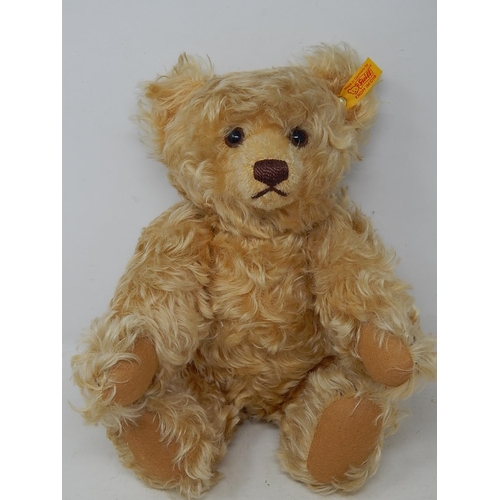 506 - STEIFF: Teddy Bear with Growler, Button in Ear & Tag: Height 33cm