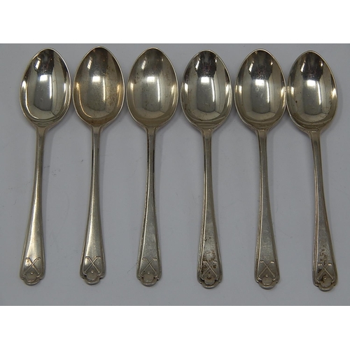 81 - Set of 6 Silver Teaspoons with Crossed Golf Clubs & Golf Ball Decoration: Hallmarked Sheffield 1933 ... 