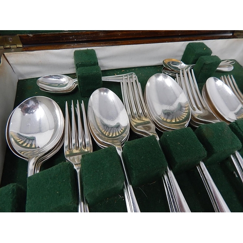 88 - A Complete Silver Rat Tail Pattern Dinner Service for 6 Place Settings, Comprising Soup Spoons, Dinn... 