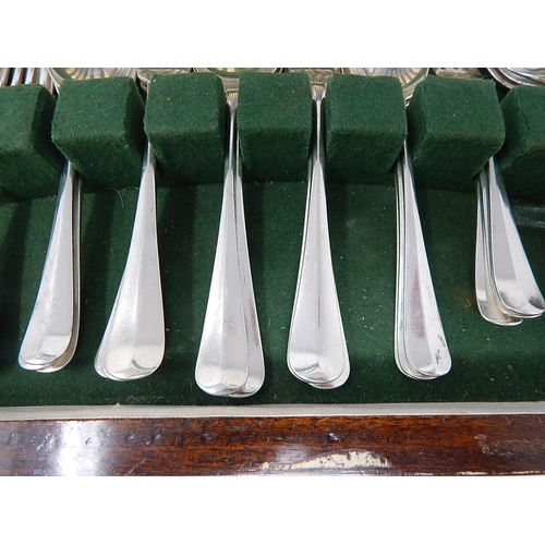 88 - A Complete Silver Rat Tail Pattern Dinner Service for 6 Place Settings, Comprising Soup Spoons, Dinn... 