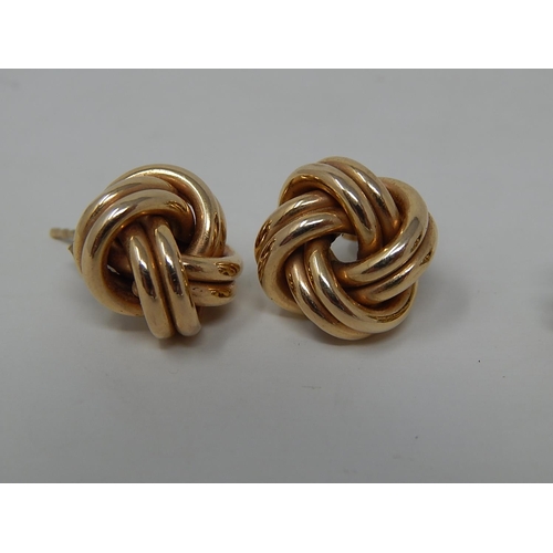 138 - 2 Pairs of 9ct Gold knot earrings inc. tri-tone: 6931