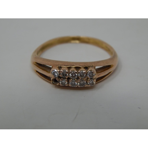 139 - 2 x 9ct gold diamond rings 2086