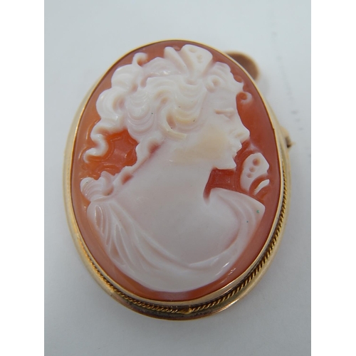 146 - 2 x vintage 9ct Gold cameo brooches: 8987