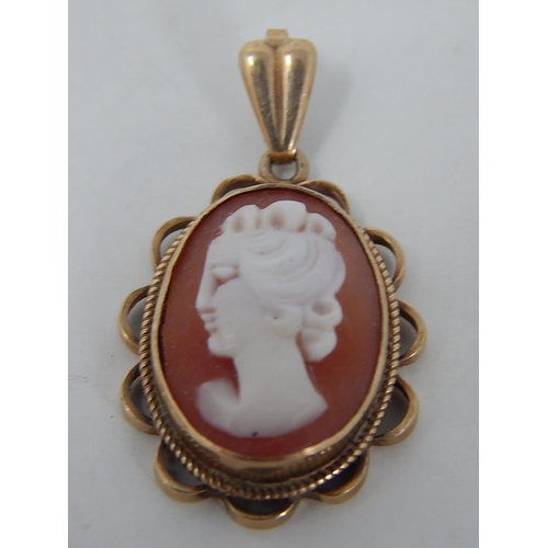 152 - 9ct gold vintage cameo pendant and brooch: 9694