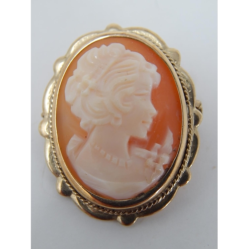 153 - 2 x Vintage 9ct cameo brooches: 5179