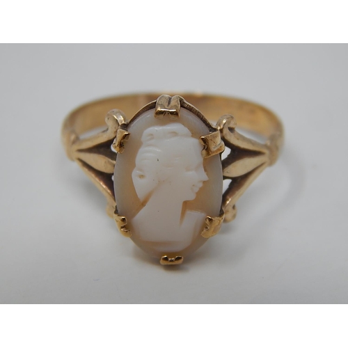 156 - 9ct gold vintage cameo ring and pendant: 7064