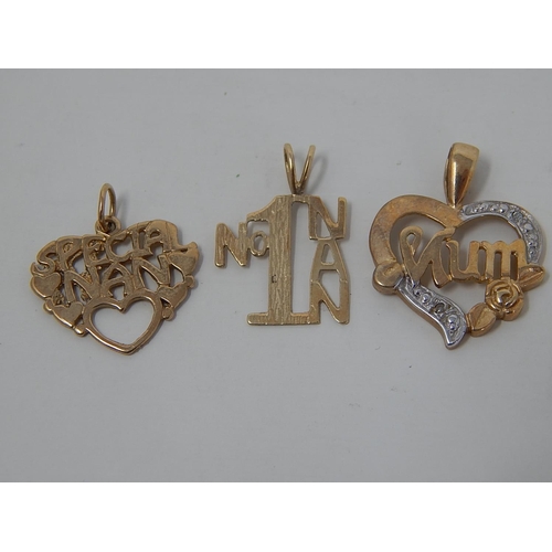 160 - 3 x 9ct Gold pendants inc.mum, nan: 8686