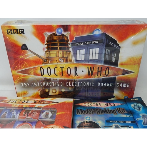 521 - Doctor Who: Electronic Board Game, Sticker Box & Model Making Kit.