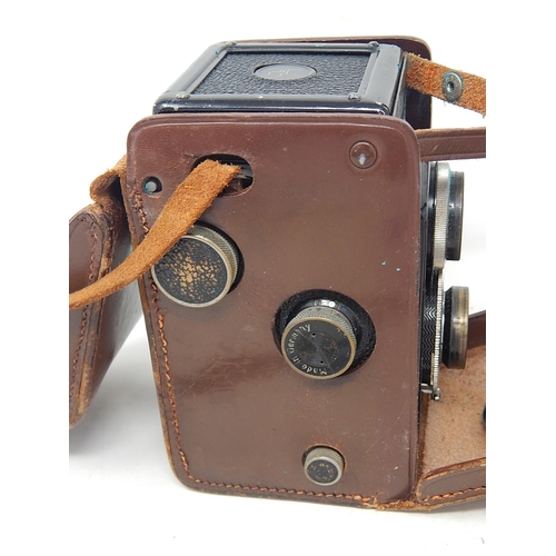 526 - Franke & Heidecke ROLLEICORD Camera in Original Tan Leather Case.