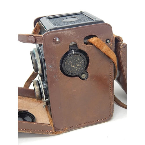 526 - Franke & Heidecke ROLLEICORD Camera in Original Tan Leather Case.